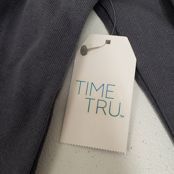 Time and Tru Love To All Rainbow Sweatshirt Womens Size Large - Picture 7 of 7